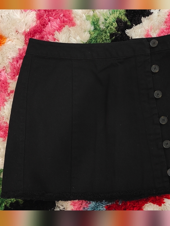 Forever 21 Dresses & Skirts - Forever 21 Black Button-Front Mini Skirt